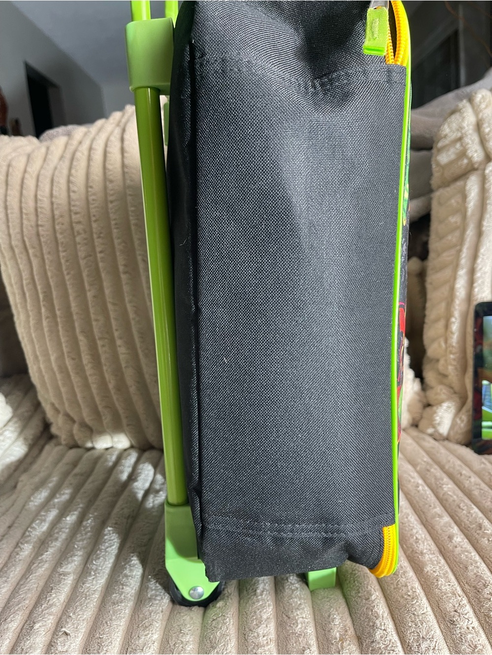 Nickelodeon Teenage Mutant Ninja Turtles Rolling Luggage - Green Senior - Picture 3 of 8